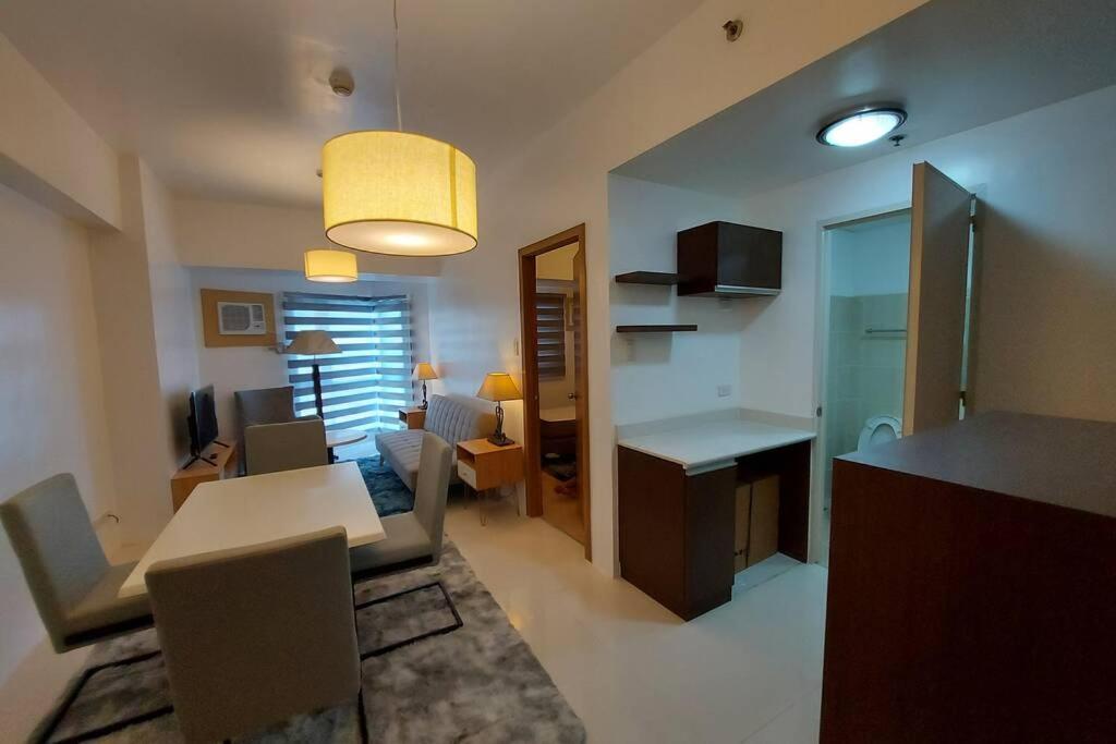 Magnificent View Of Manila Bay, Roxas Blvd, Us Embassy Apartment Exterior photo